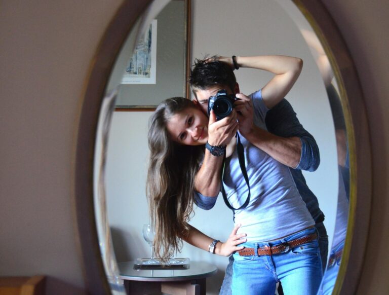 Planning a Romantic Weekend Getaway: Tips for Couples